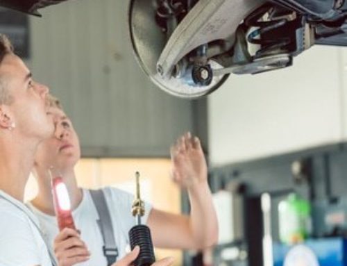 ¿Se debe realizar mantenimiento de los amortiguadores del coche?